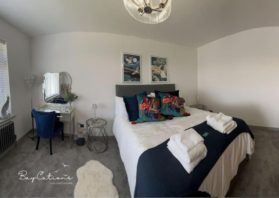 Hébergement de vacances Stylish Home, Sleeps 7, Parking & Garden
